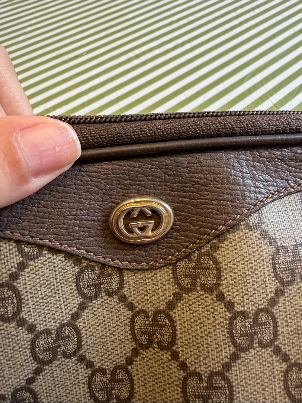 Gucci GG Supreme Canvas Crossbody Bag - Picture 5 of 8